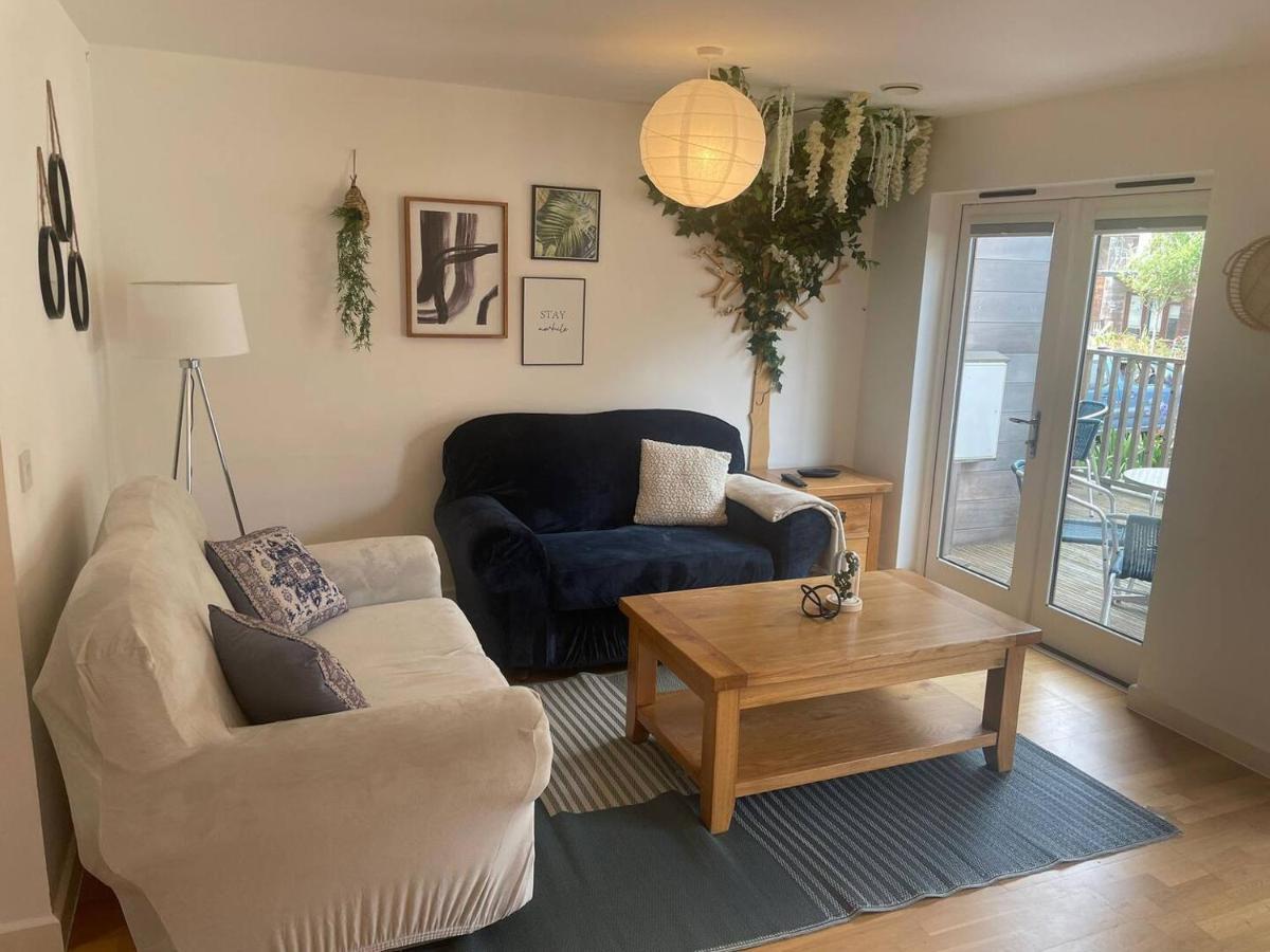 House 6 Goldcroft - Walk To & Village, Pet-friendly & Hottub * Porthtowan