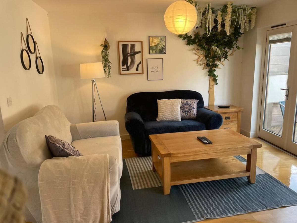 Holiday home House 6 Goldcroft - Walk To & Village, Pet-friendly & Hottub *