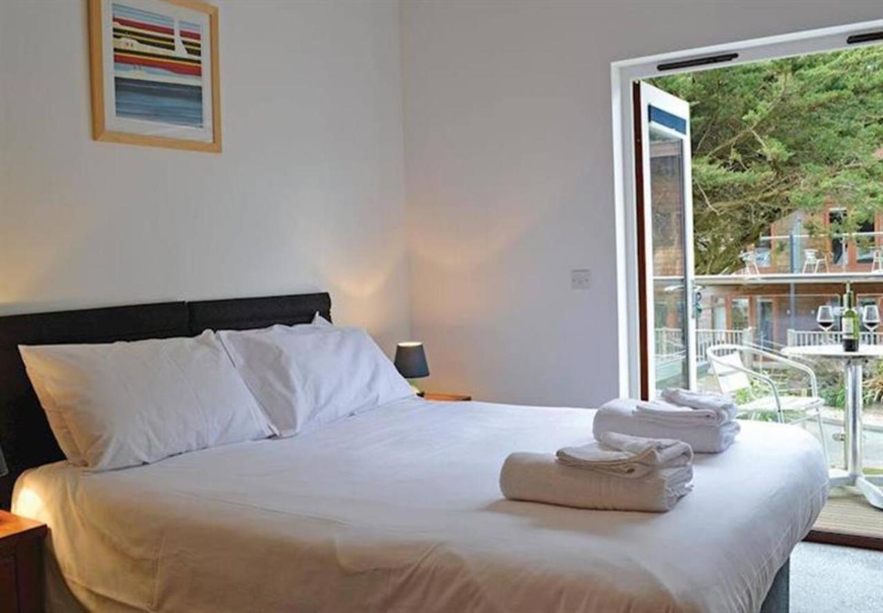 Holiday home House 6 Goldcroft - Walk To & Village, Pet-friendly & Hottub