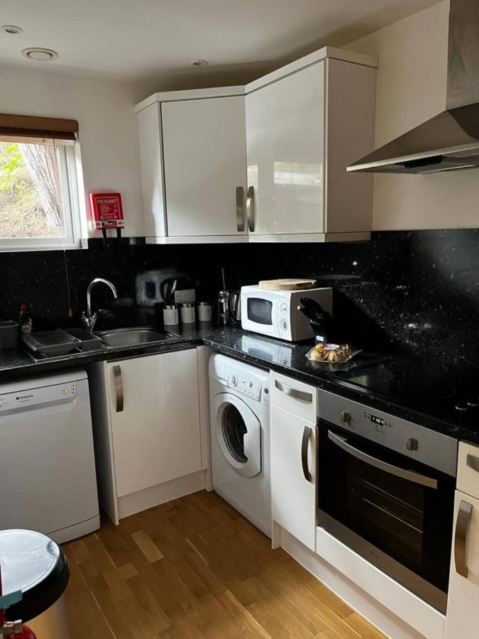 House 6 Goldcroft - Walk To & Village, Pet-friendly & Hottub * Porthtowan